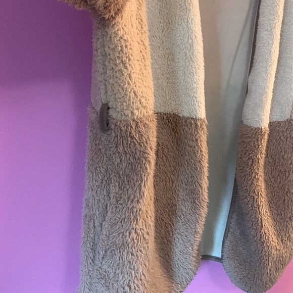 Billabong Fur Jacket - Picture 2 of 4